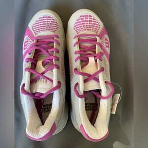 Women’s Tennis Shoes